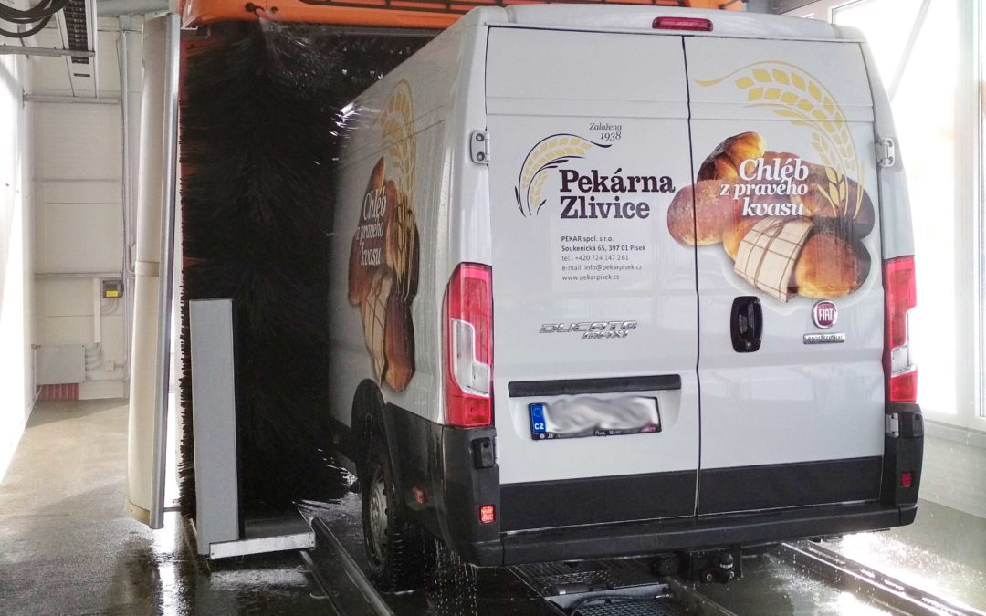 Látková portálová myčka v areálu AUTO PELI